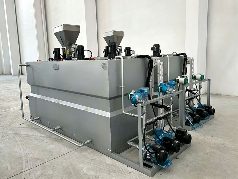 全自动三腔加药装置